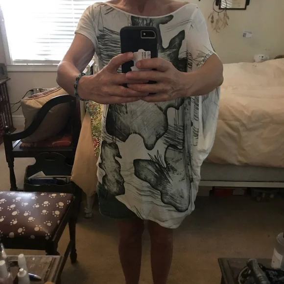 Jealous Tomato. Asymmetrical too. Sz M ( a bit oversized) - Picture 6 of 8